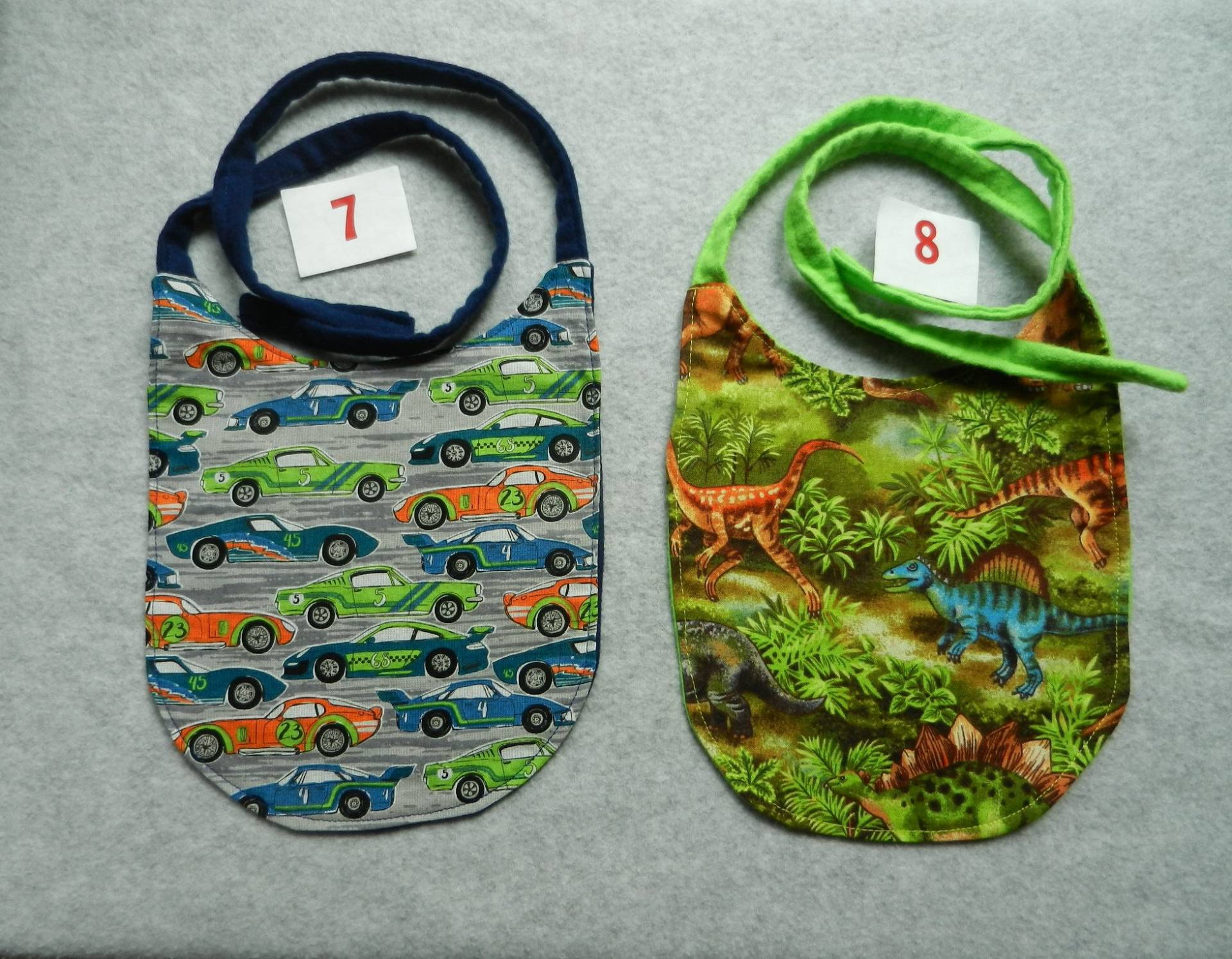 Handgefertigtes Baby Lätzchen Mit Bindeband Handgefertigtes Baby Lätzchen Mit Bindeband von Etsy - grandmassewingloft