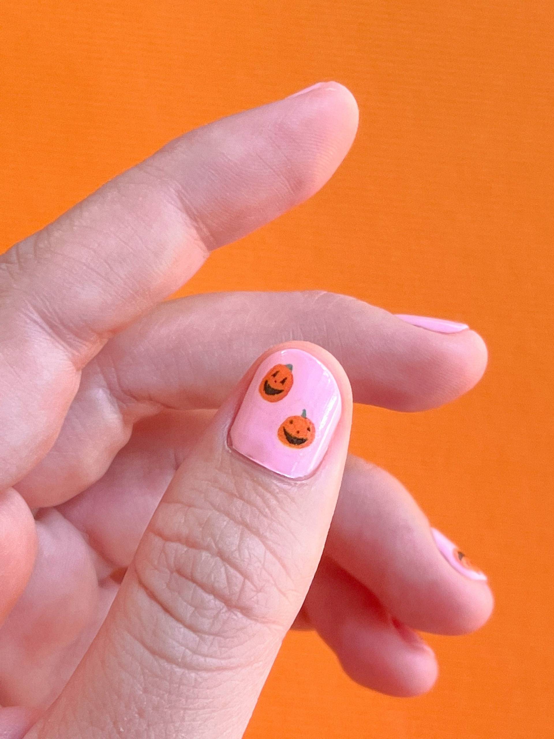 Halloween Nailart, Kürbis Nagel Tattoos, Gruselige Jahreszeit Aufkleber, Niedliche Jack-O-Windlicht Sticker, Maniküre, 25 Winzige Tattoos von Etsy - happytatts