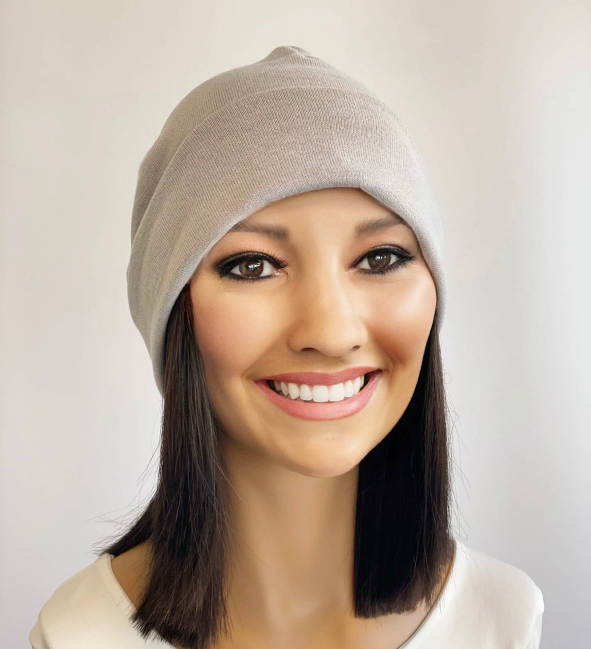 Leichte Graue Beanie Mit Weicher Kurzer Bob-Haarpracht Hut Angebrachten Haaren | Perücke| Mütze Haaren| Haare|Perücke Hut|Perücke Haar Leichte Graue Beanie Mit Weicher Kurzer Bob-Haarpracht Hut Angebrachten Haaren | Perücke| Mütze Haaren| Haare|Perücke Hut|Perücke Haar von Etsy - headscarvesbyciara1