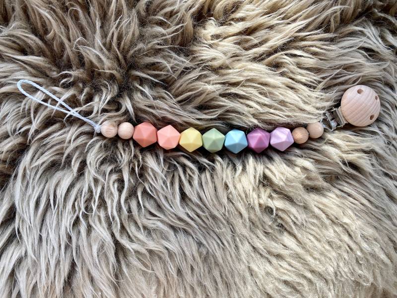 Schnullerkette Ohne Namen | Regenbogen/Farbe Muster von Etsy - holymolybaby