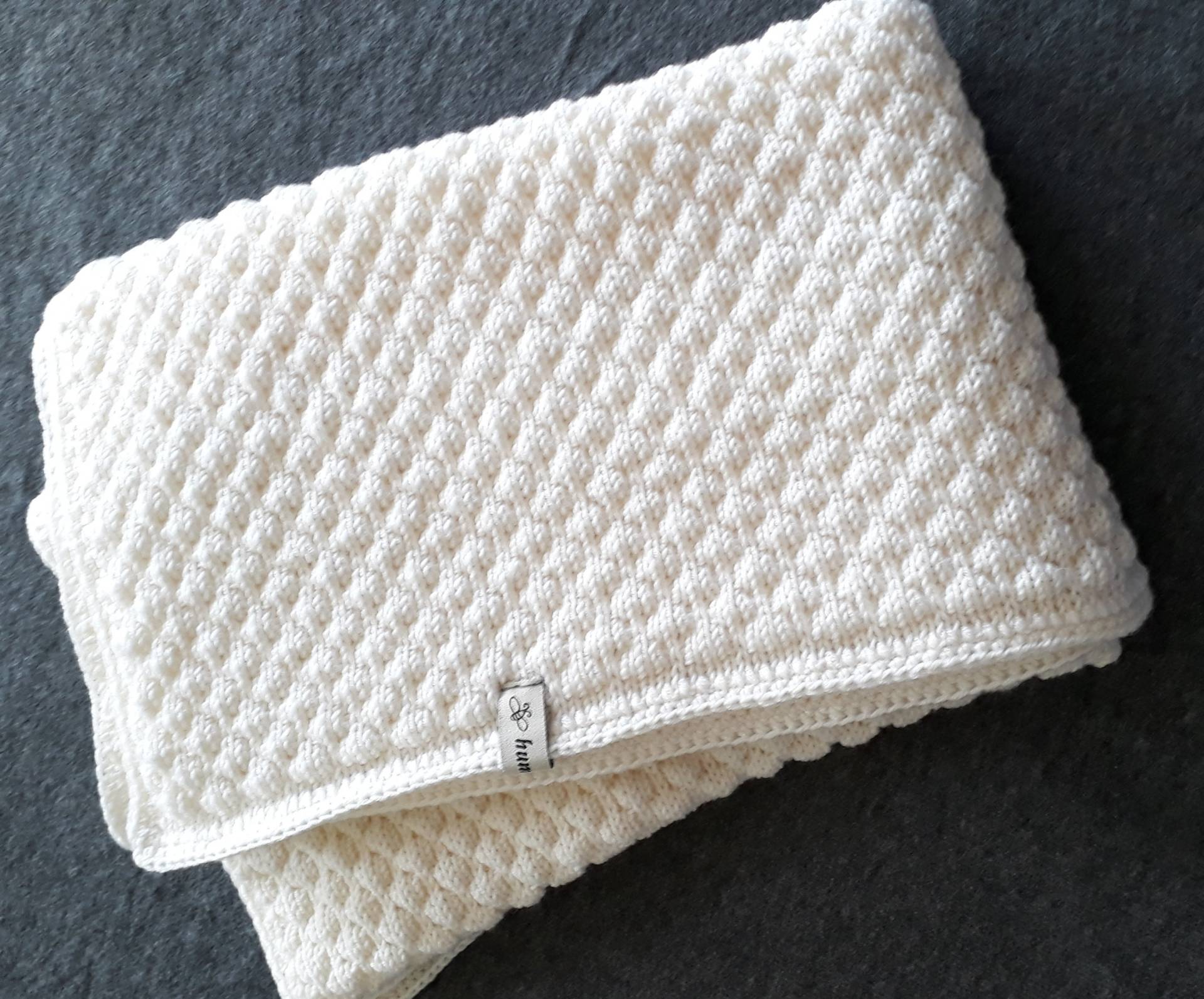 Weiche Babydecke Aus Merinowolle Extrafein 100 % in Weiß Gestrickt Weiche Babydecke Aus Merinowolle Extrafein 100 % in Weiß Gestrickt von Etsy - hummelchenantje