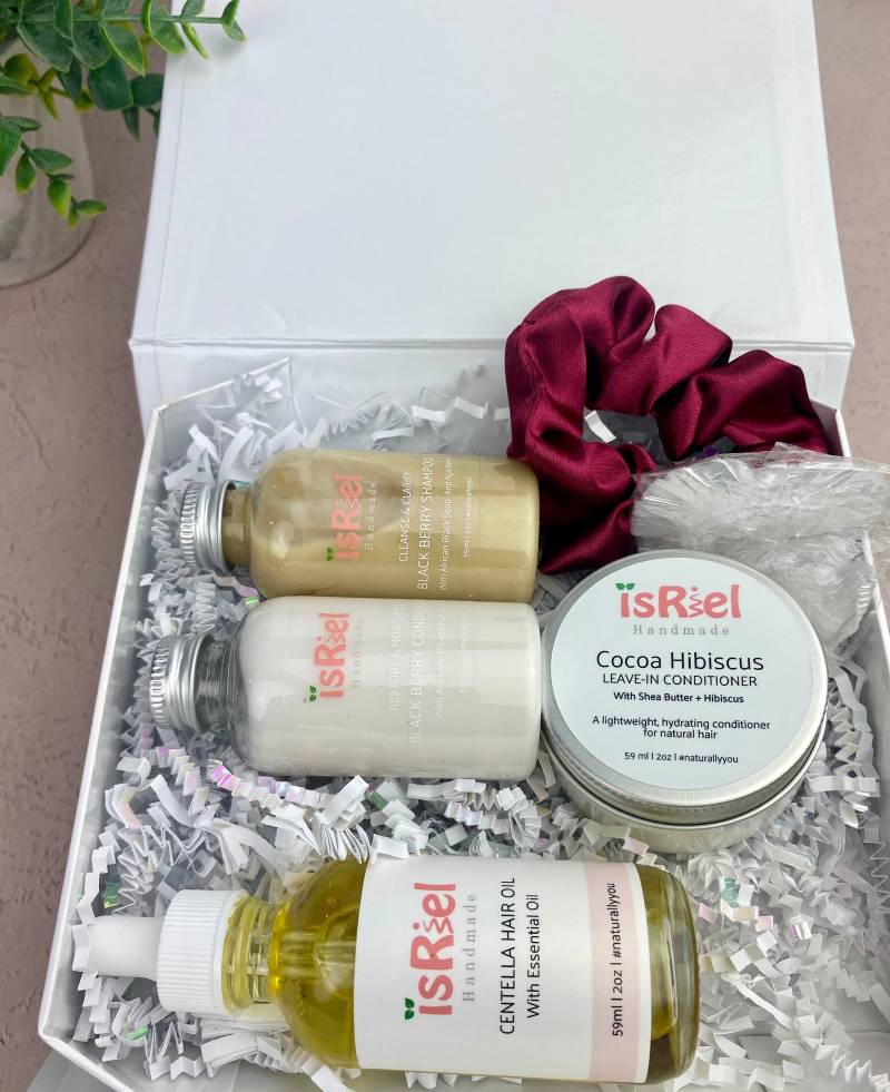 Handgefertigte Spa-Geschenkbox, Liebe Ist in Den Haaren, Self Care-Geschenkbox, Minis Spa-Geschenkset, Naturhaar-Geschenkkorb von Etsy - isRielHandmade