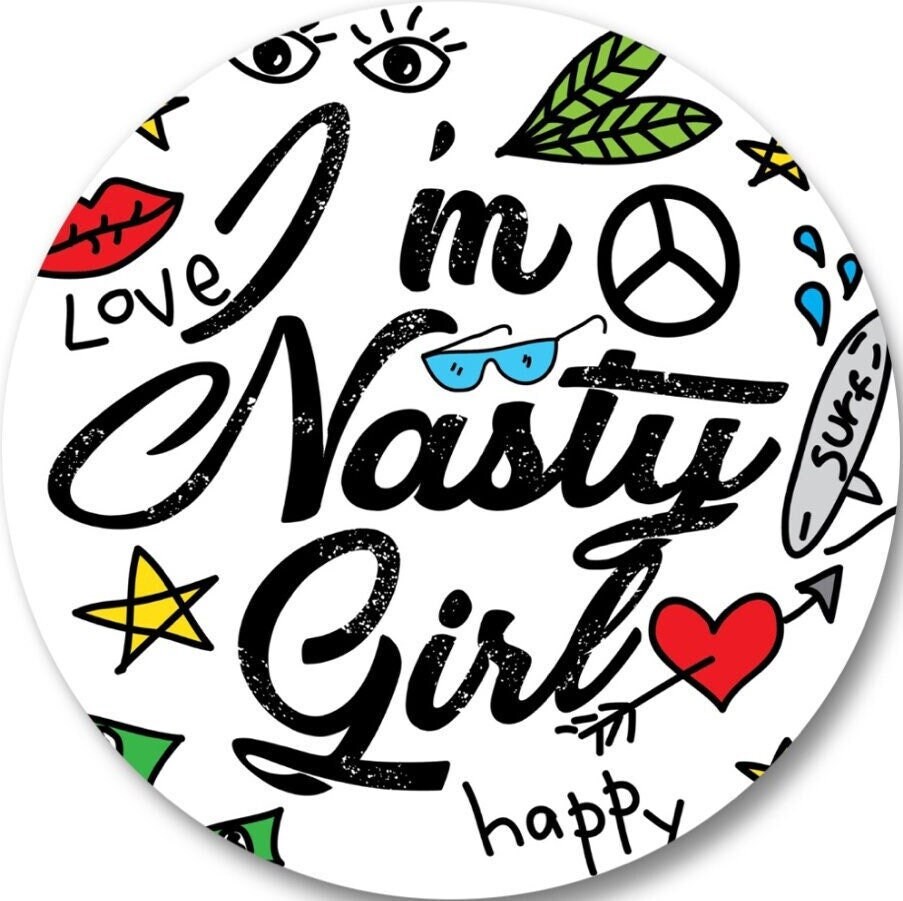 Im A Nasty Girl Design Auf Einem 3-Zoll-Glänzenden, Langlebigen Glasspiegel, Der in Heavy Duty-Metallknopfgehäuse Eingefasst Ist.ein Geschenk Für Sie von Etsy - jstuartstudio