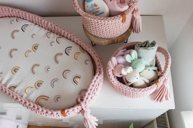 Set Von Rosa Gehäkelte Wickelkorb Und Windel Ablage Korb, Baby Wickelauflage, Caddy, Mädchen Kinderzimmer Dekor, Shower Geschenk von Etsy - julijolihome