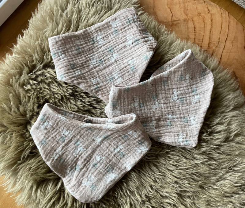 Musselin Latz, Dreieckstuch, Sabberlätzchen Für Babys von Etsy - kleinundhuebsch