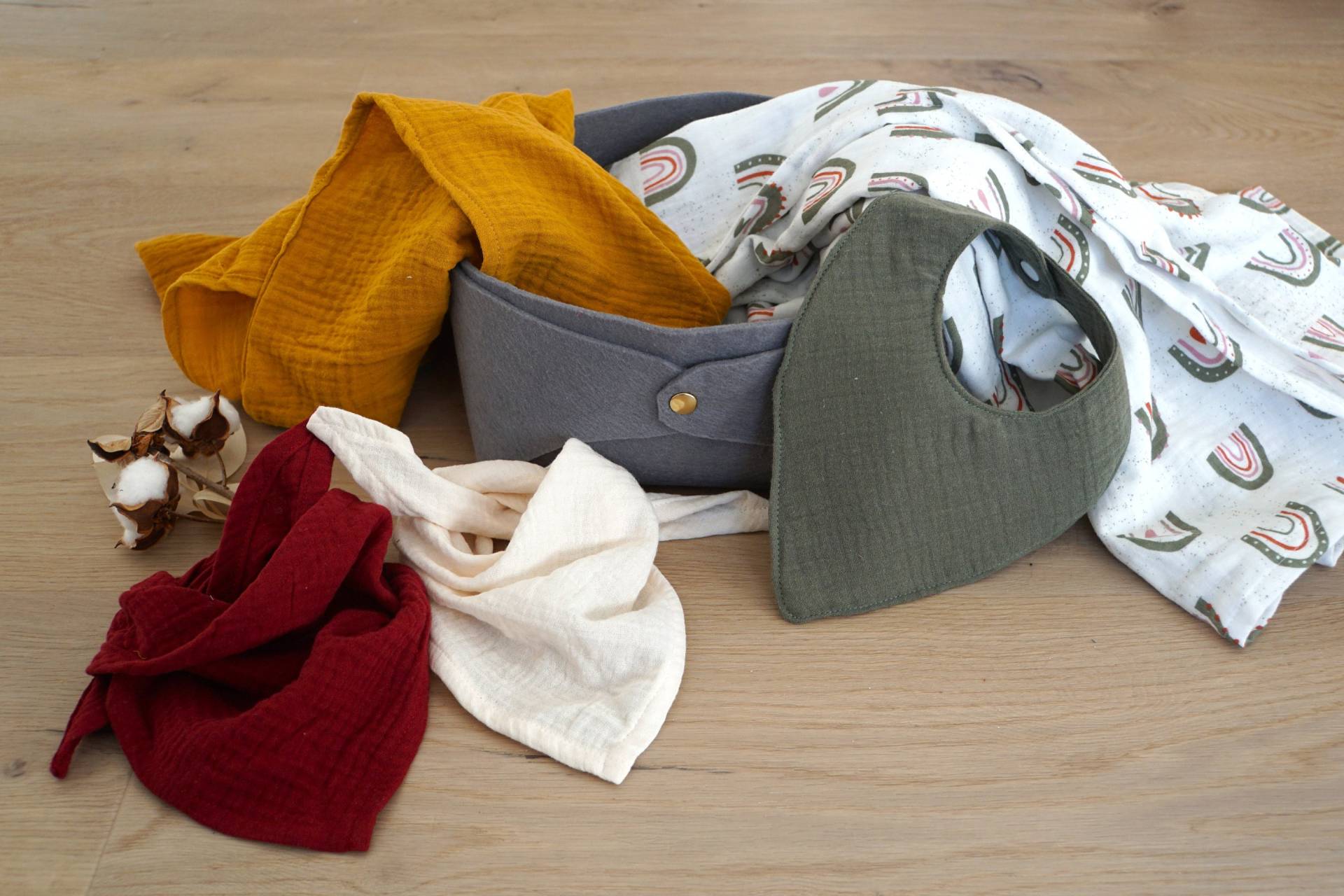 Geschenkset Zur Geburt | L - Pucktuch Spucktuch Dreieckstuch Wasserdichtes Sabberlätzchen Personalisierbar Bio-Musselin Geschenkset Zur Geburt | L - Pucktuch Spucktuch Dreieckstuch Wasserdichtes Sabberlätzchen Personalisierbar Bio-Musselin von Etsy - kleinundkuschelig