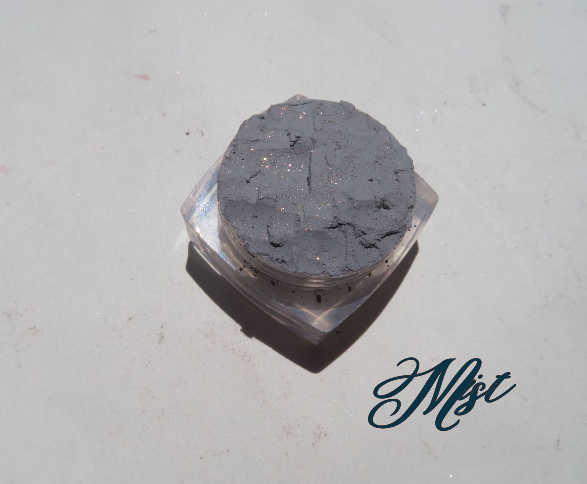 Mist - Hellblau Grau Schimmernder Mineral Lidschatten, Umweltfreundlich, Lose Pigmente, Veganer Lidschatten von Etsy - kmms