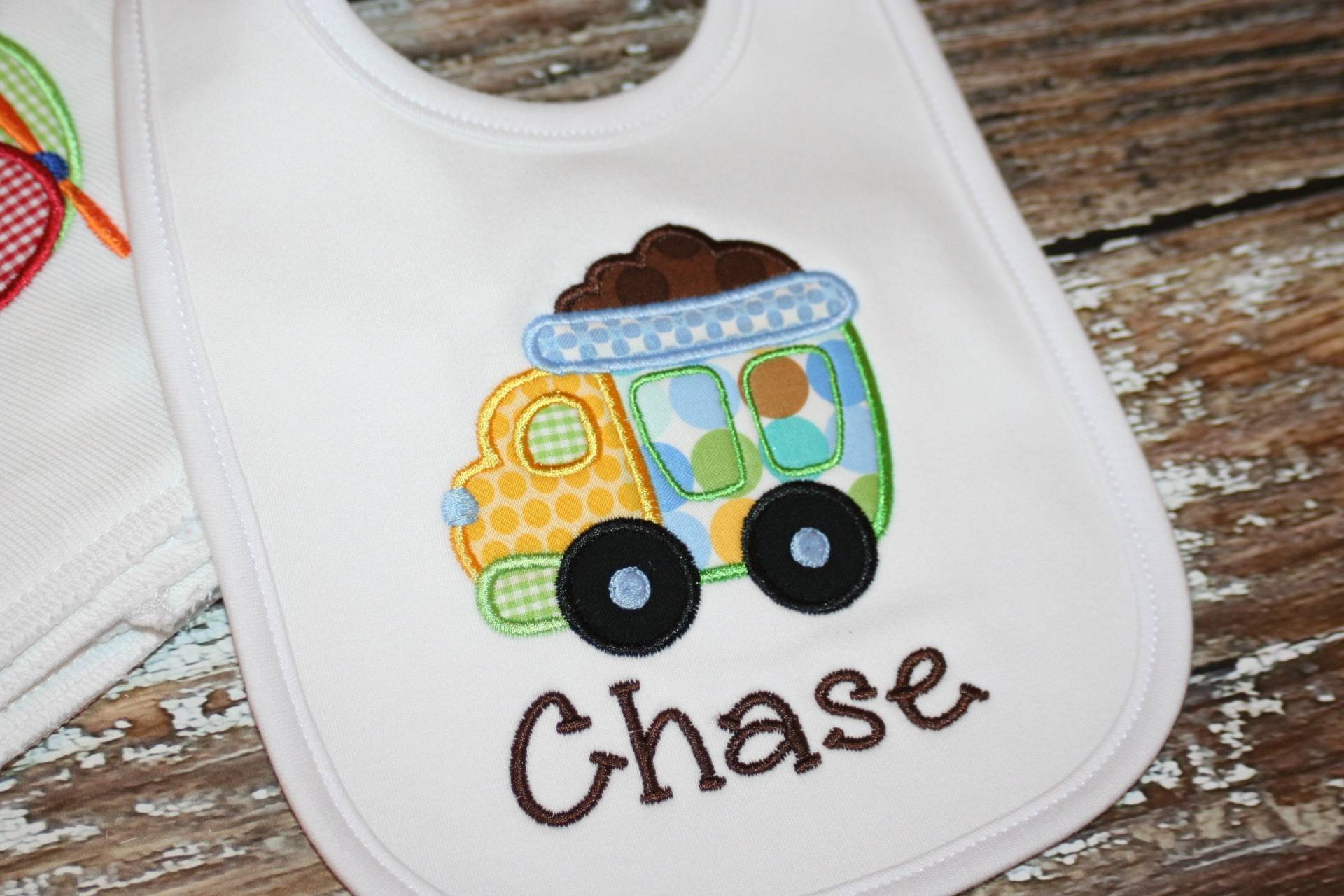 Dump Truck Lätzchen, Junge Applikation Baby Besticktes Babygeschenk von Etsy - kokadots