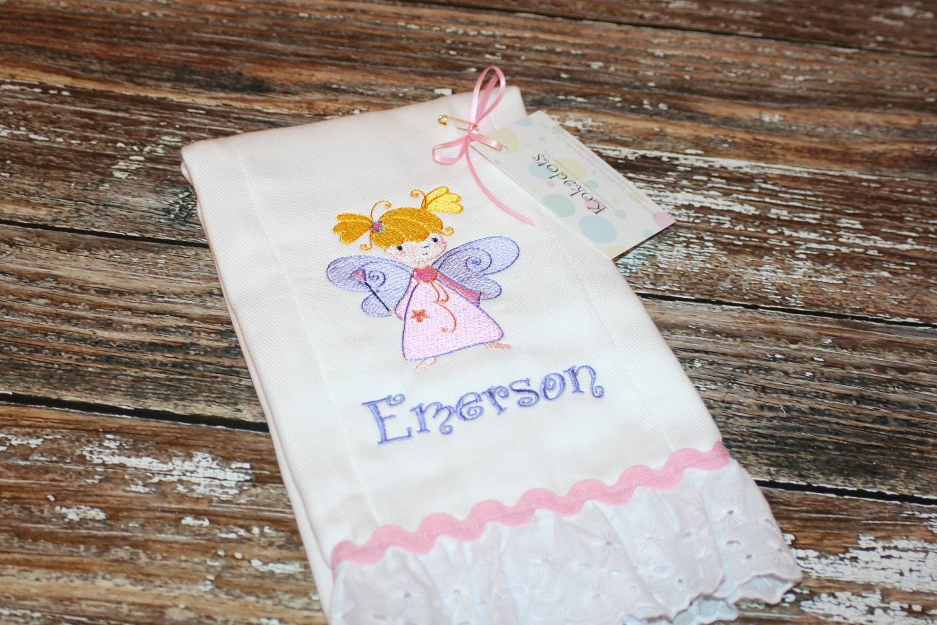 Fee Spucktuch, Prinzessin Rosa Und Lila Besticktes Monogramm Mädchen Spucktuch Fee Spucktuch, Prinzessin Rosa Und Lila Besticktes Monogramm Mädchen Spucktuch von Etsy - kokadots