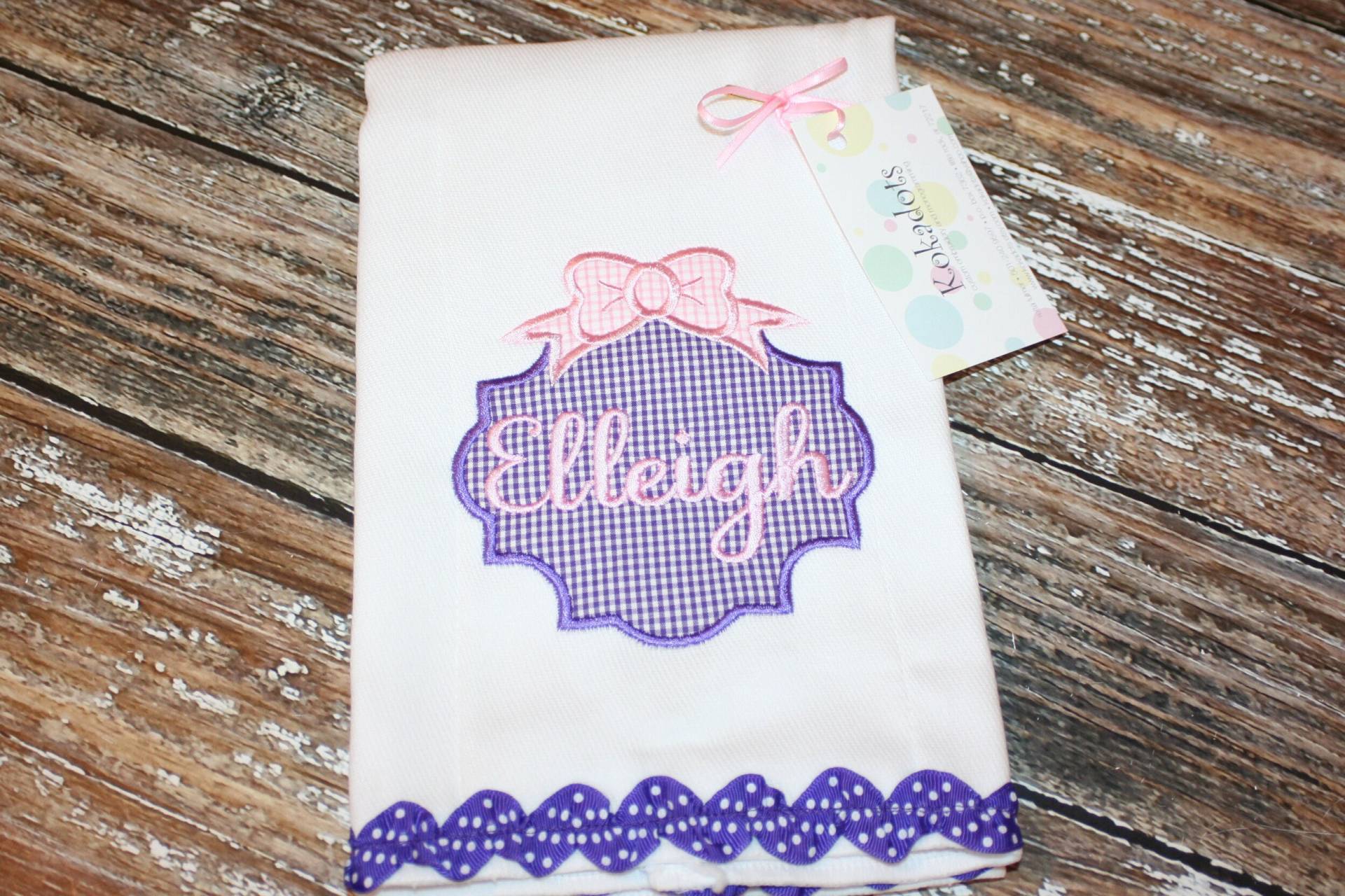 Personalisierte Mädchen Spucktuch, Schleife Spucktuch Mit Monogramm, Rosa Und Grün Baby von Etsy - kokadots