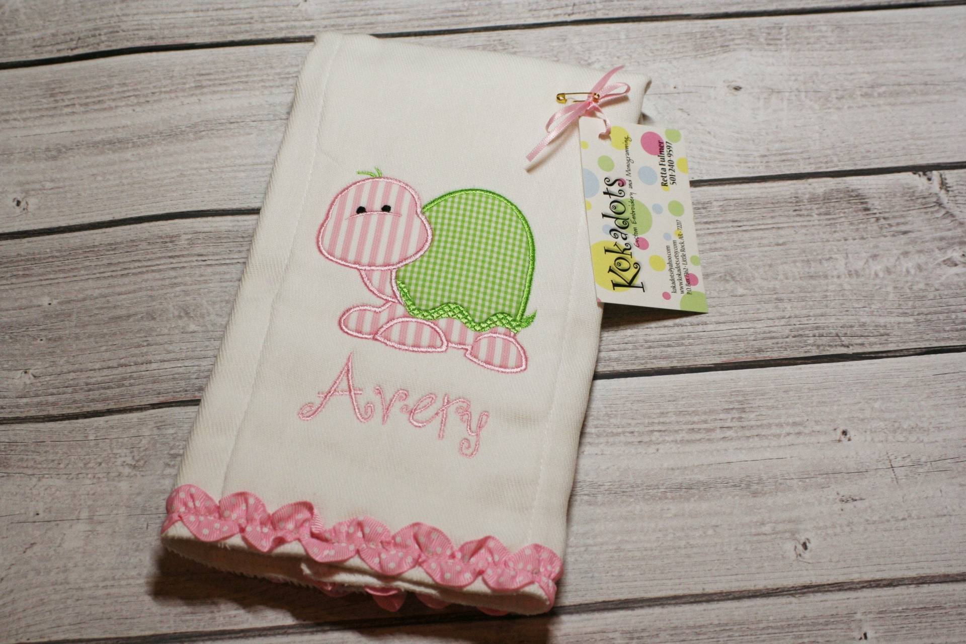 Schildkröte Spucktuch, Personalisierte Mädchen Applizierte Rosa Und Grün Baby Geschenk Schildkröte Spucktuch, Personalisierte Mädchen Applizierte Rosa Und Grün Baby Geschenk von Etsy - kokadots
