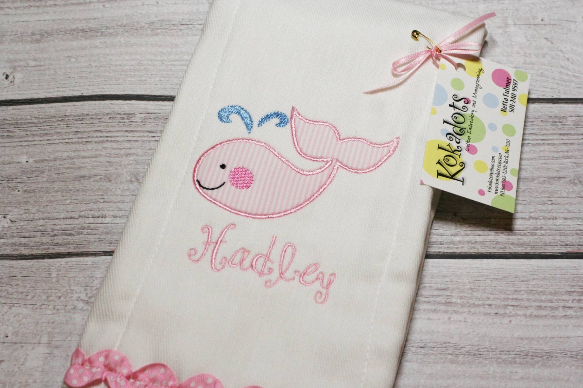 Wal Spucktuch, Applikation Pink Meeresgeschöpf Monogramm Mädchen Baby Geschenk Wal Spucktuch, Applikation Pink Meeresgeschöpf Monogramm Mädchen Baby Geschenk von Etsy - kokadots