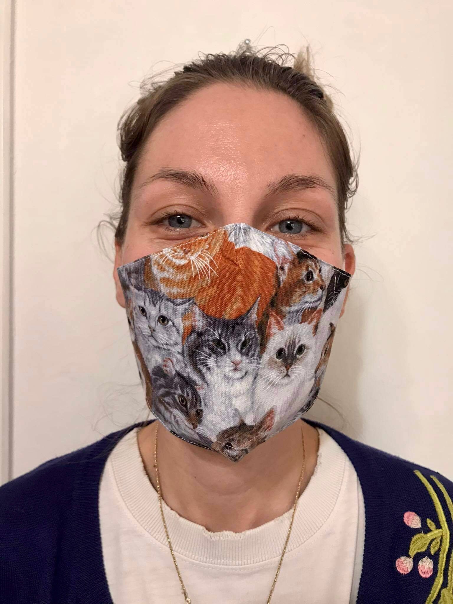 Graue Und Beige Katzen Gesichtsmaske Mit Abnehmbarem Carbon Filter, Unisex Gesichtsmasken Waschbare Aus Baumwolle, Baumwolle von Etsy - letsbesmartcharity