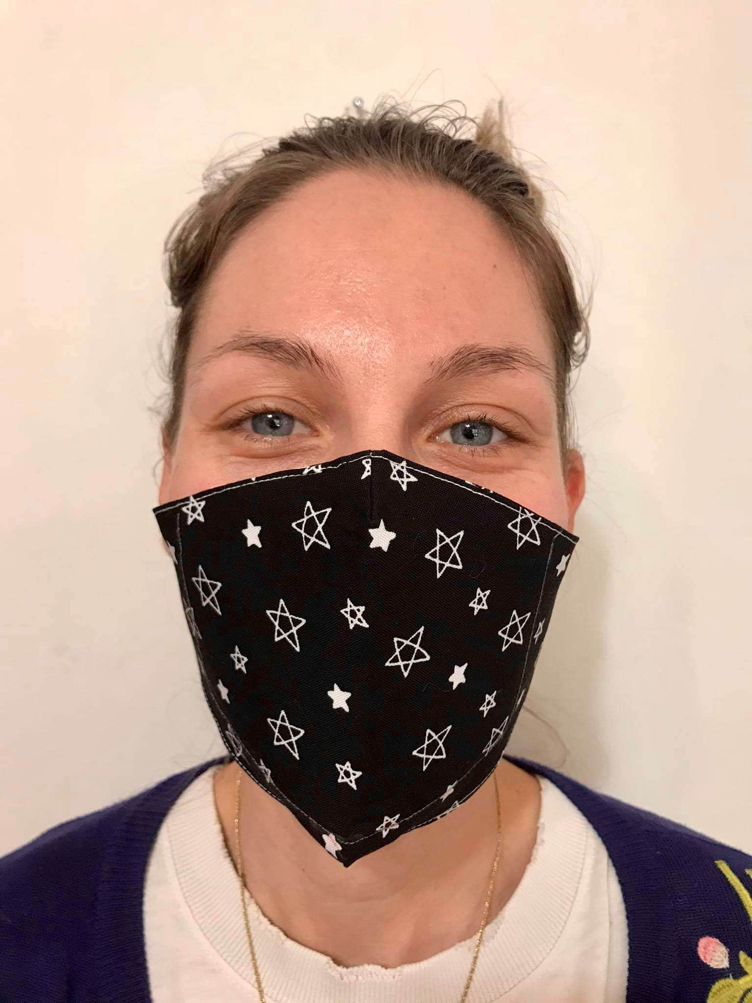 Schwarz-Weiße Sterne Gesichtsmaske Mit Abnehmbarem Carbon Filter, Unisex Gesichtsmasken Waschbare Aus Baumwolle, Baumwolle von Etsy - letsbesmartcharity