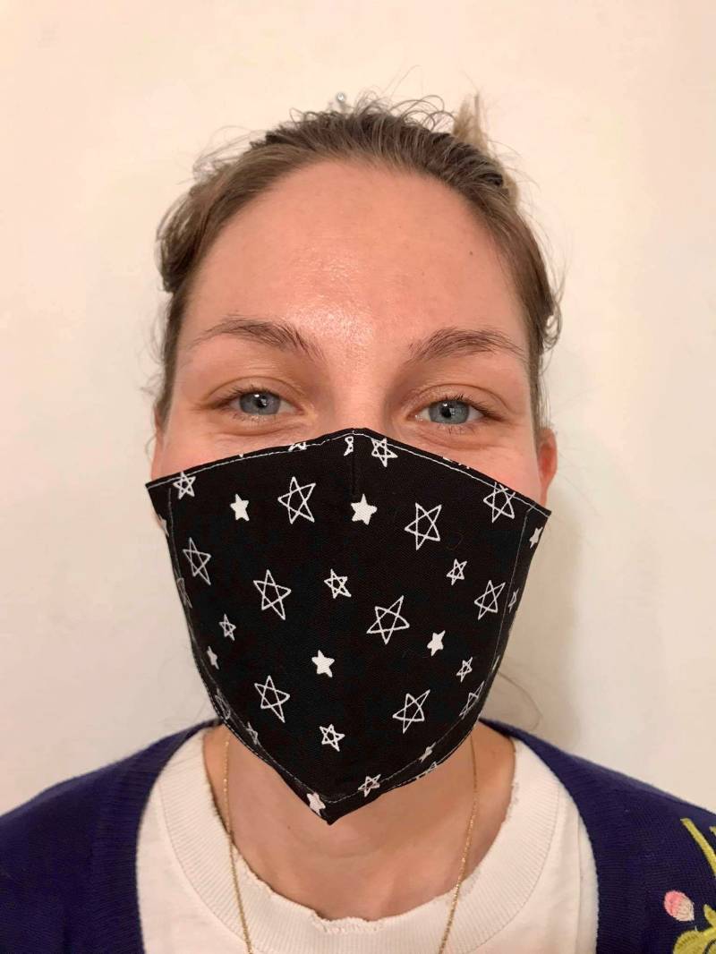 Schwarz-Weiße Sterne Gesichtsmaske Mit Abnehmbarem Carbon Filter, Unisex Gesichtsmasken Waschbare Aus Baumwolle, Baumwolle von Etsy - letsbesmartcharity