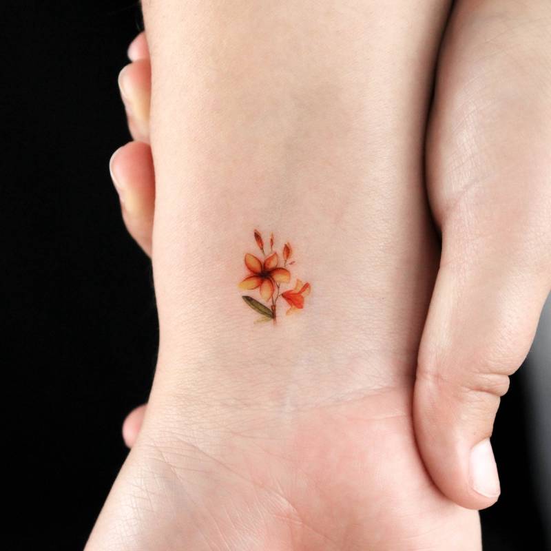 Kleines Aquarell Gelbes Frangipani Temporäres Tattoo | 3Er Set von Etsy - littletattoos