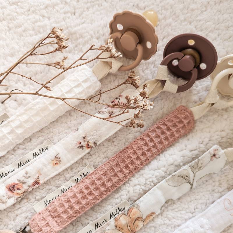 Personalisierter Baby-Schnullerclip von Etsy - manyminimilky