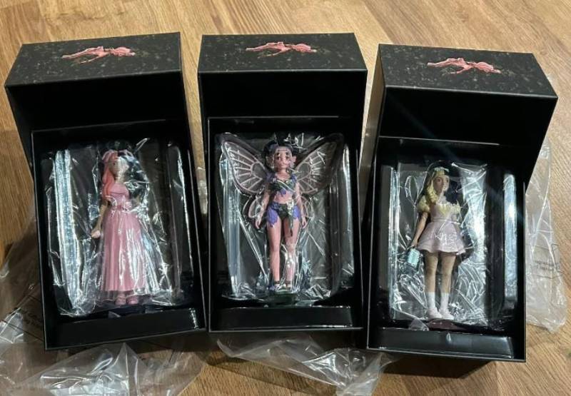 Melanie Martinez Trilogy Tour Vip Figurine Collection von Etsy - melanieperfumeshop