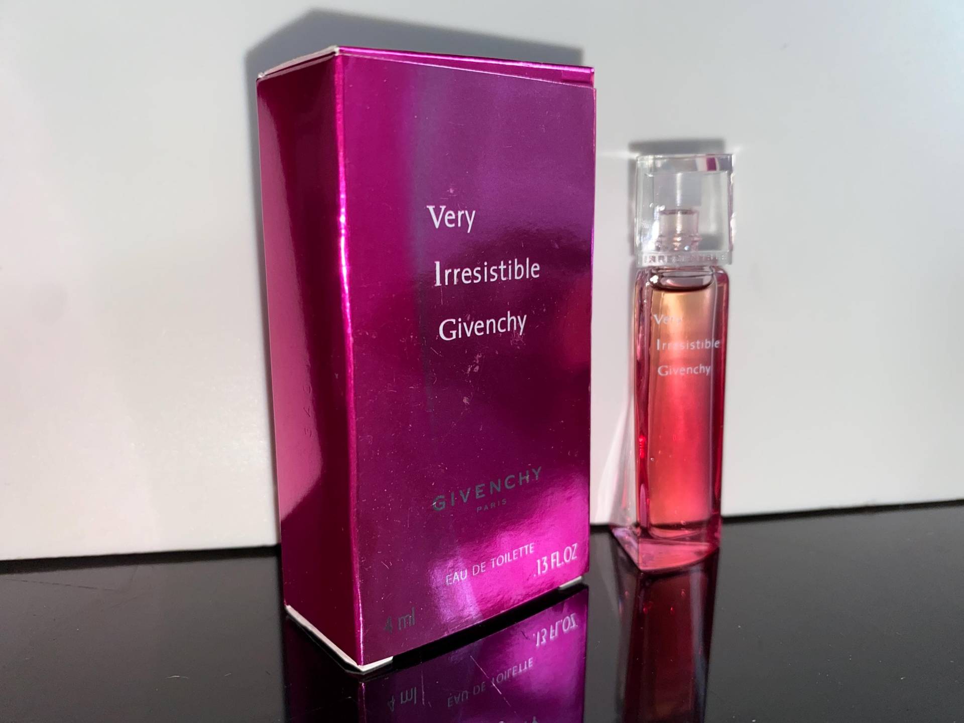 Gegebenes Your Irrestible - Eau De Toilette 4 Ml Weihnachtsgeschenk Original Aus Meiner Eigenen Parfum Sammlung Must Have, Nur 1 Stück Box von Etsy - miniperfumes