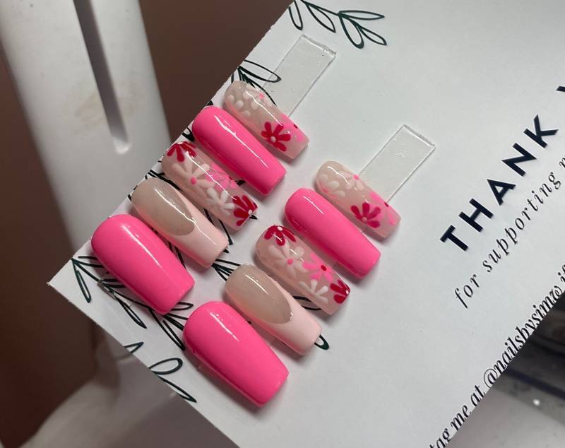 Pinke Blumen Sommer Press On Nails von Etsy - nailsbysimw