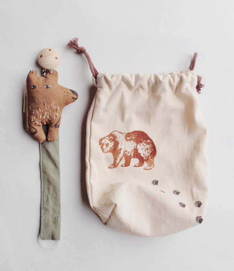 Schnullerkette Braun Gestopfter Bär Langlebig Baby Geschenk Handgemacht Aus Dänemark von Etsy - normadot