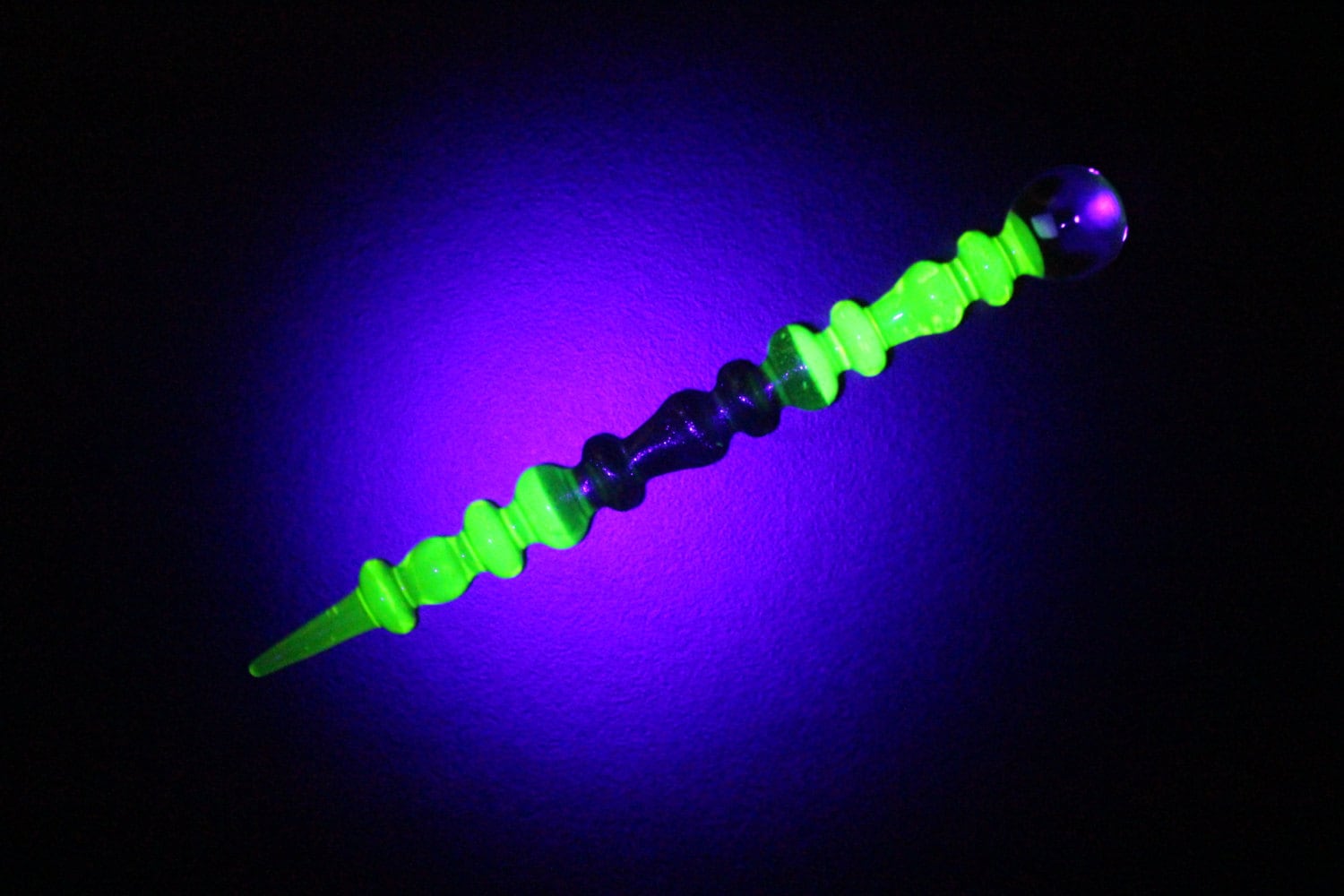 Uv Illuminati Schwarzlicht Glow & Grüner Stardust Opal Art Glas Parfüm Dauber Uv Illuminati Schwarzlicht Glow & Grüner Stardust Opal Art Glas Parfüm Dauber von Etsy - organicglassworks