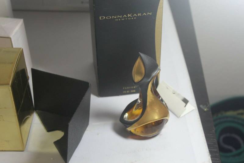 Donna Karan New York Vintage Pure Perfume 1 Oz Schwan Flasche 30Ml von Etsy - perfumepawn