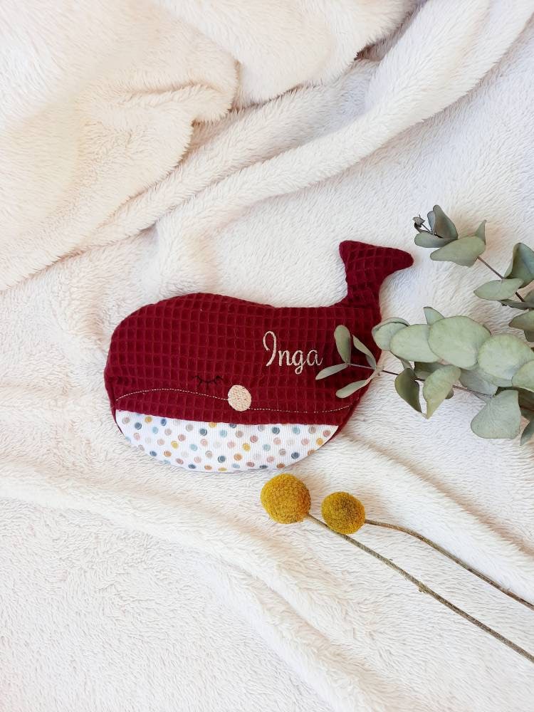 Wärmekissen Personalisiert Baby | Kissenbezug Wal Mit Dinkelinlett Waffelpiquet Geschenkidee Zur Geburt Oder Taufe von Etsy - petitePat