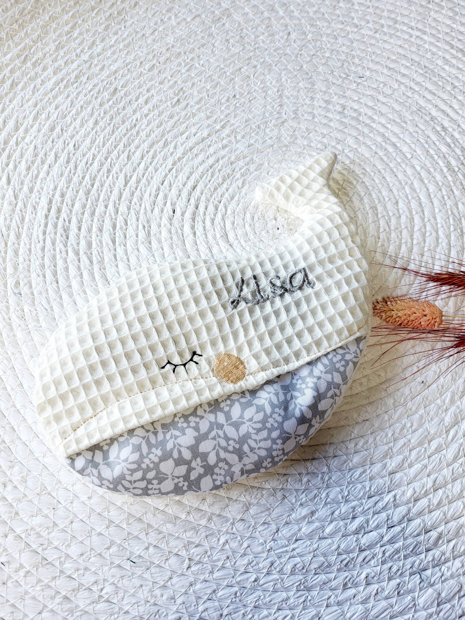 Wärmekissen Personalisiert Baby | Kissenbezug Wal Mit Dinkelinlett Waffelpiquet Geschenkidee Zur Geburt Oder Taufe von Etsy - petitePat