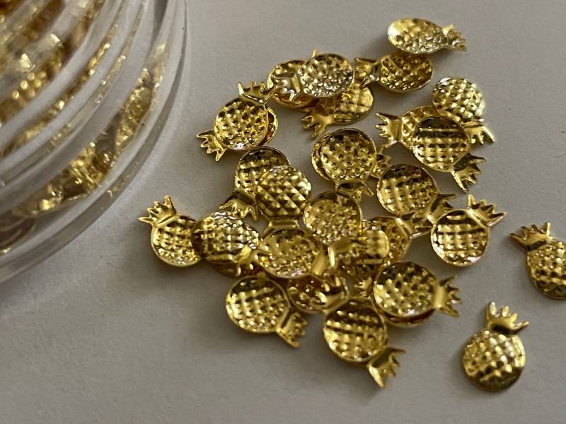 10 Gold Metall Ananas Nail Art Dekor, 7 Mm | S11/6 von Etsy - petrascrafts64