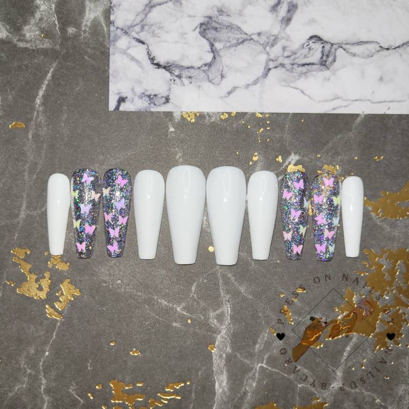 White Butterfly - Press On Nails Long Ballerina von Etsy - pressonsbycaro