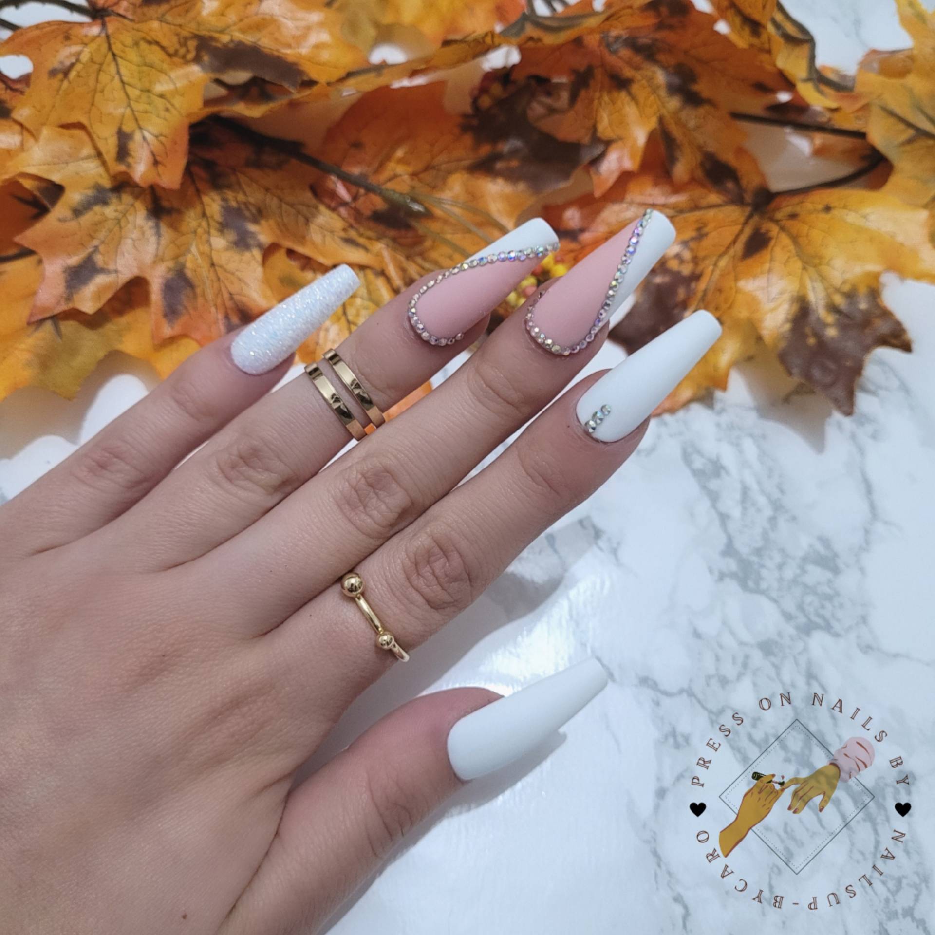 White Love - Press On Nails Long Ballerina von Etsy - pressonsbycaro