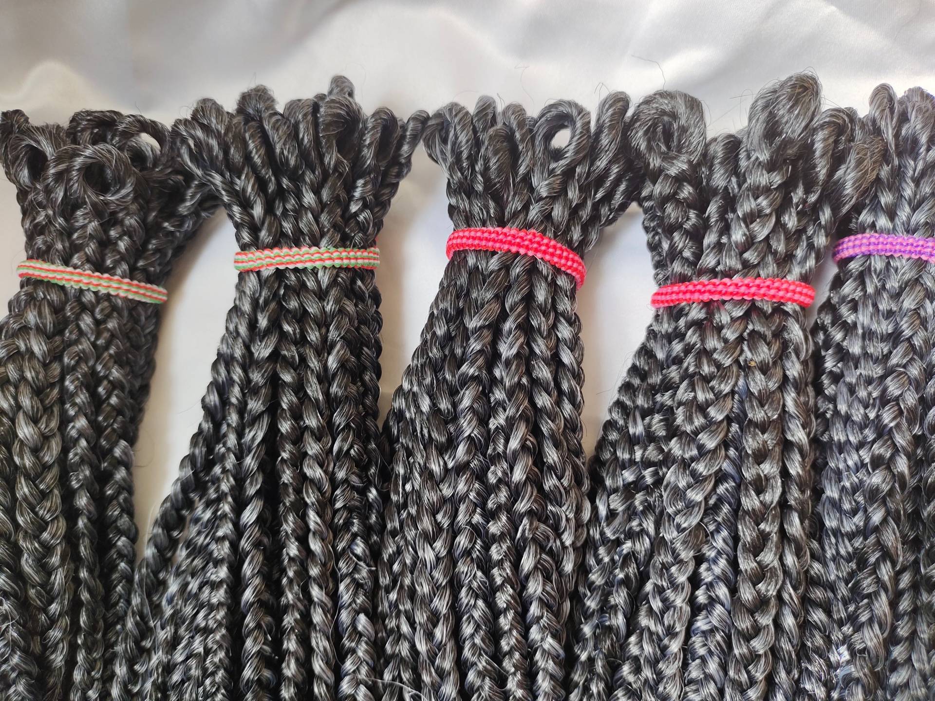 Box Braided Schwarz Und Grau Gehäkelt Handarbeit Versandkostenfrei von Etsy - propsNtresses