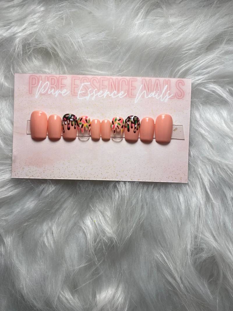 Pink Medium Square Ice Cream Press On Nails Mit Sprinkle Design von Etsy - pureessencenails