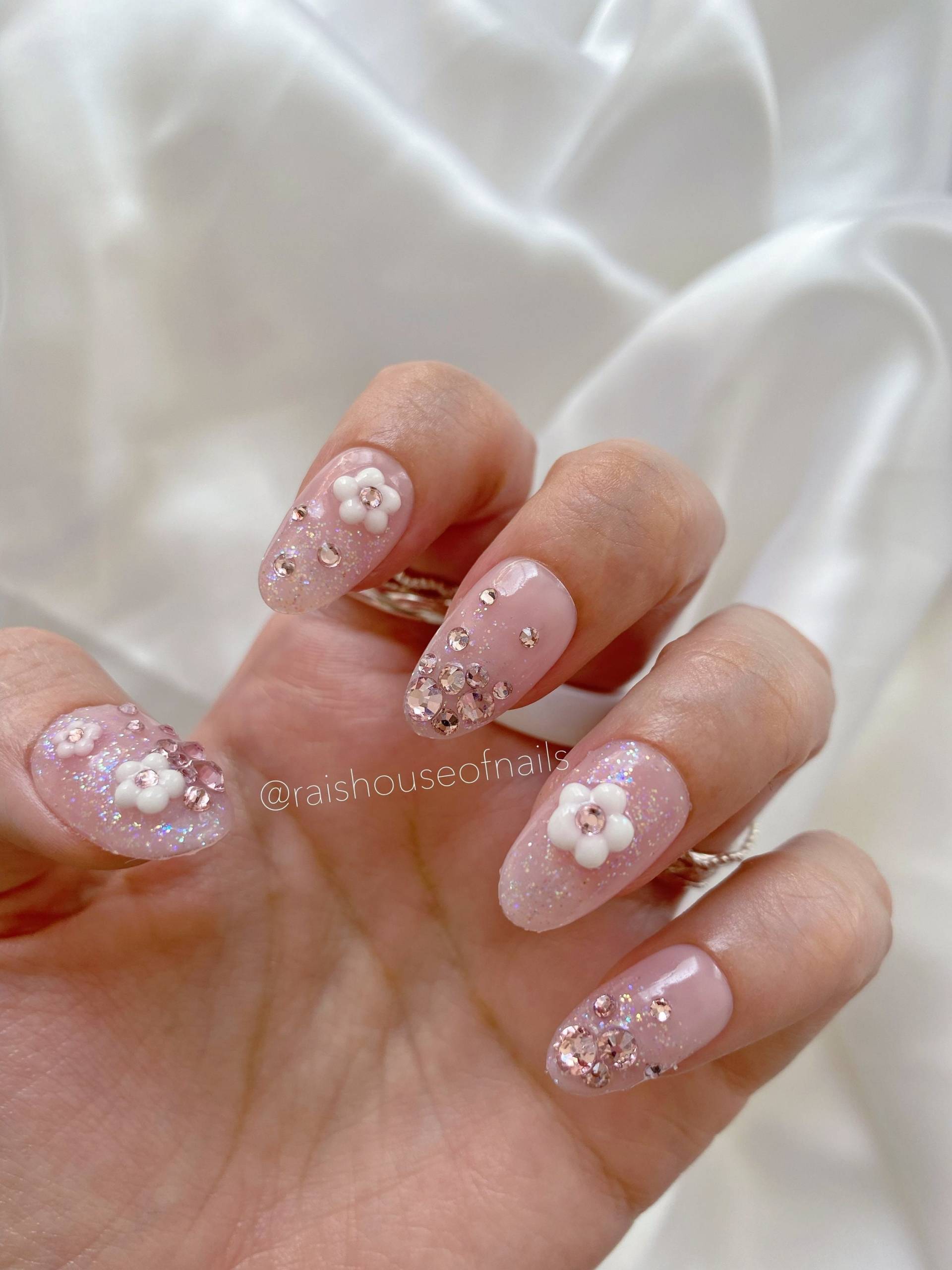 Rosa Blumen Drücken Sie Auf Die Nägel, Jelly Edelsteinnägel, Glitzernägel, Luxusnägel, Funkelnde Kurze Nägel von Etsy - raishouseofnails