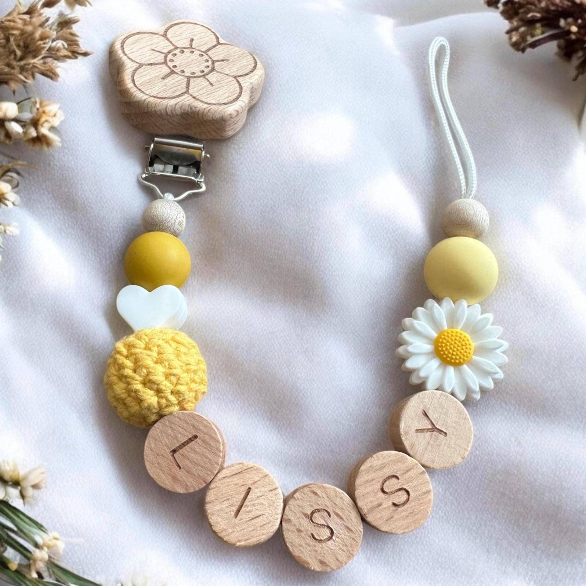 Schnullerkette Mit Namen Blume Herz Für Junge Oder Mädchen Baby Personalisiert Personalisierte Geschenk Zur Geburt Taufe Gelb Bunt von Etsy - schnullerzauber1