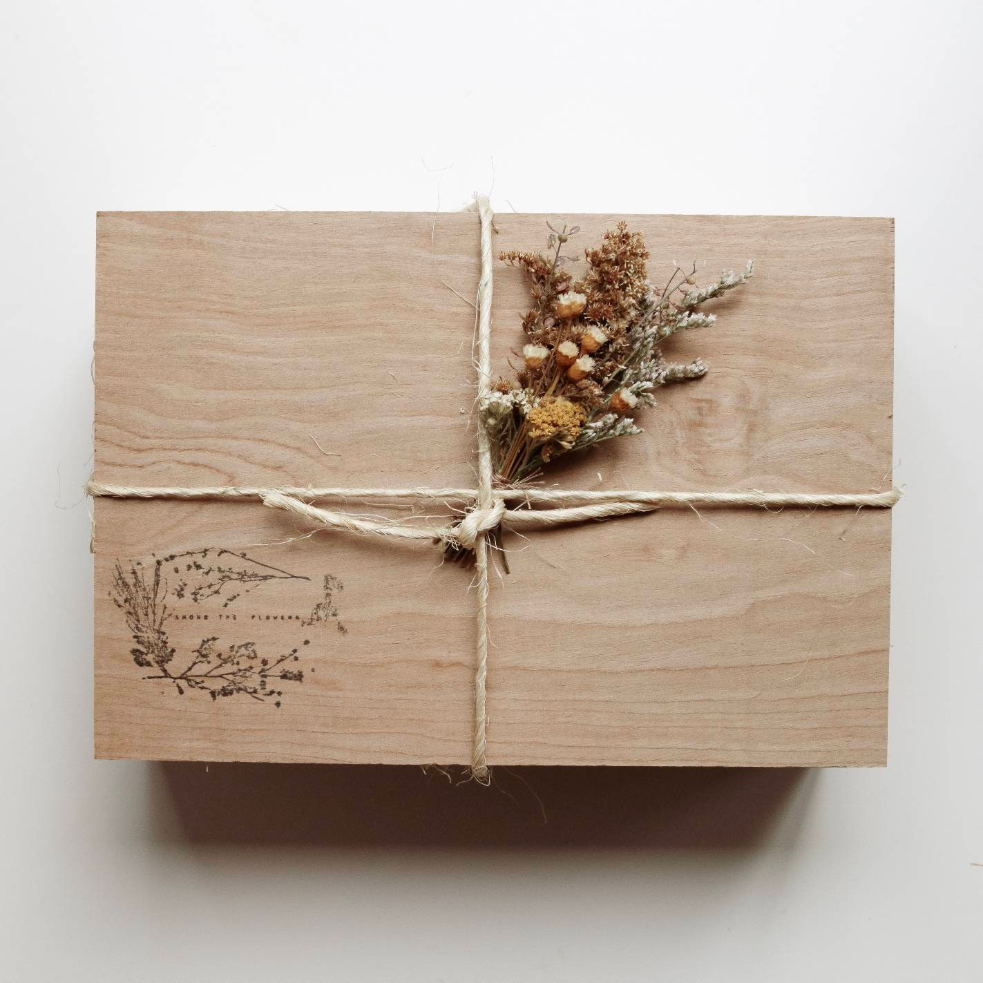 Personalisierte Geschenkbox | Nur Box von Etsy - shopamongtheflowers