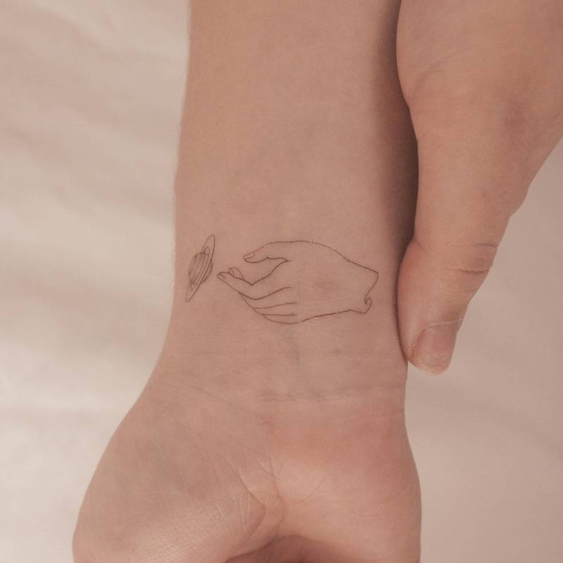 Berühren Saturn Temporäres Tattoo Von Jakenowicz | 3Er Set von Etsy - smalltattoos