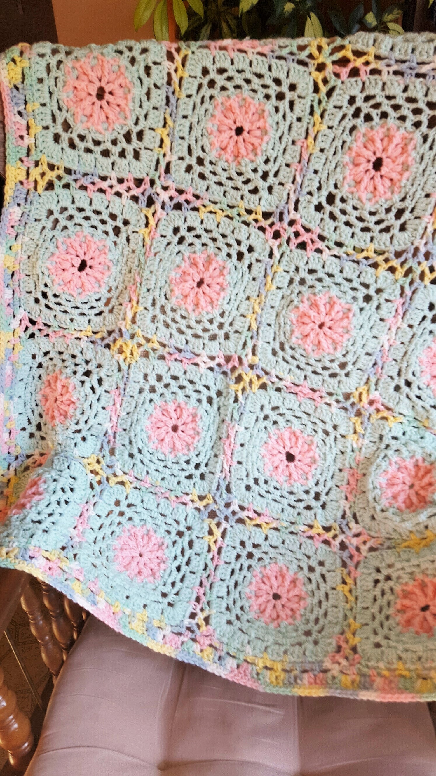 Kreis in Einem Quadrat Babydecke Kreis in Einem Quadrat Babydecke von Etsy - stitchedtoHISglory