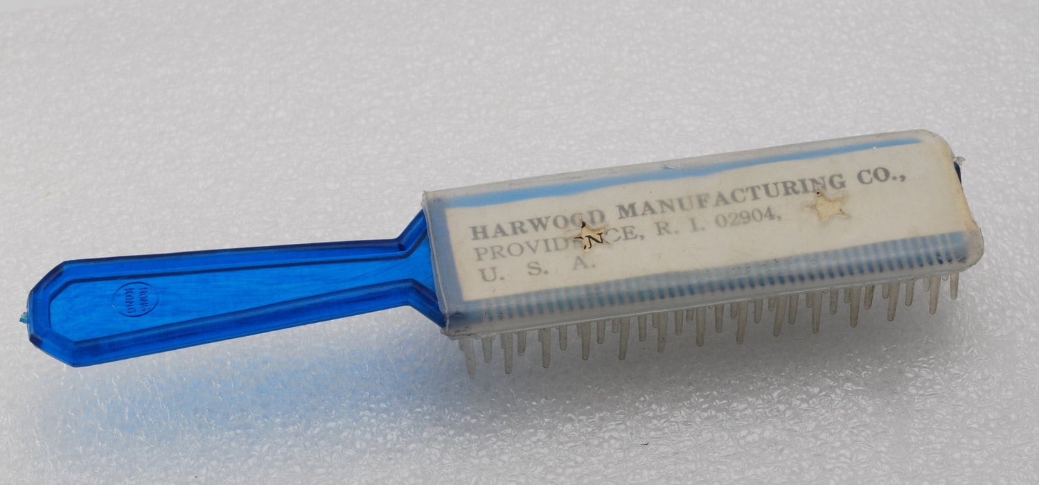 Jahrgang Blau Kunststoff Harwood Herstellung Kind Puppe Bürste Kamm Alles in Einem Eitelkeit Jahrgang Blau Kunststoff Harwood Herstellung Kind Puppe Bürste Kamm Alles in Einem Eitelkeit von Etsy - supplyguy