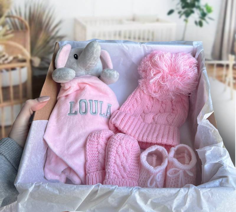 Personalisierte Baby-Dusche-Geschenk, Baby-Elefant Geschenk, Baby-Geschenk-Set, Baby-Mädchen Tröster Set von Etsy - thebababee