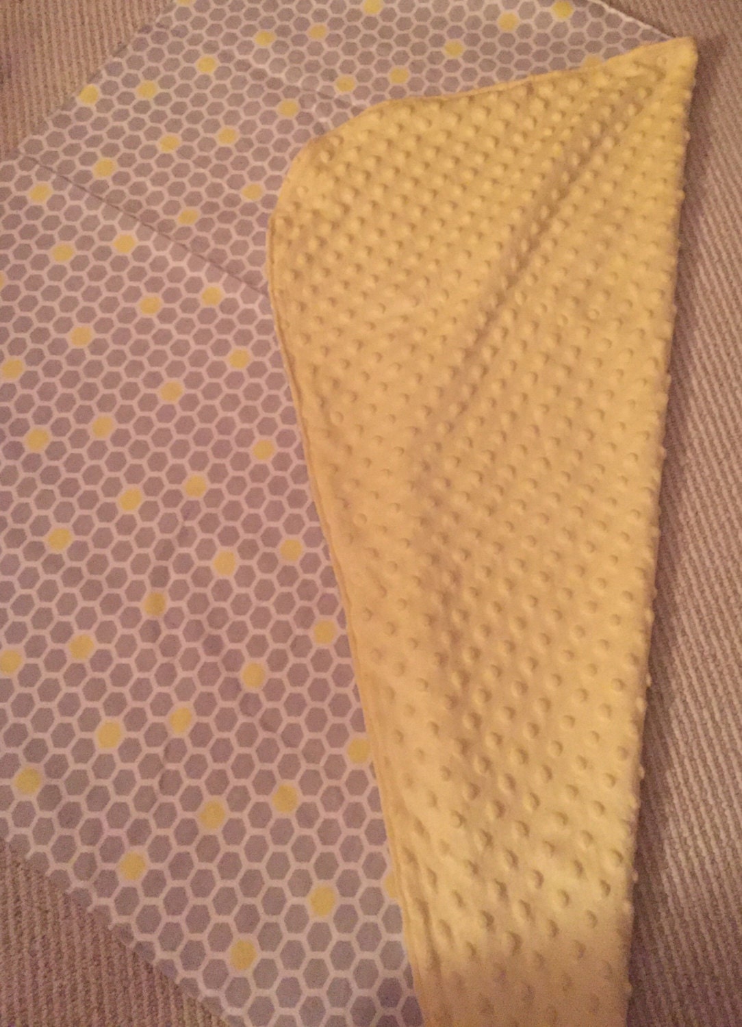 Flauschige Babydecke/ Spielmatte Flauschige Babydecke/ Spielmatte von Etsy - threadandneedledsgn