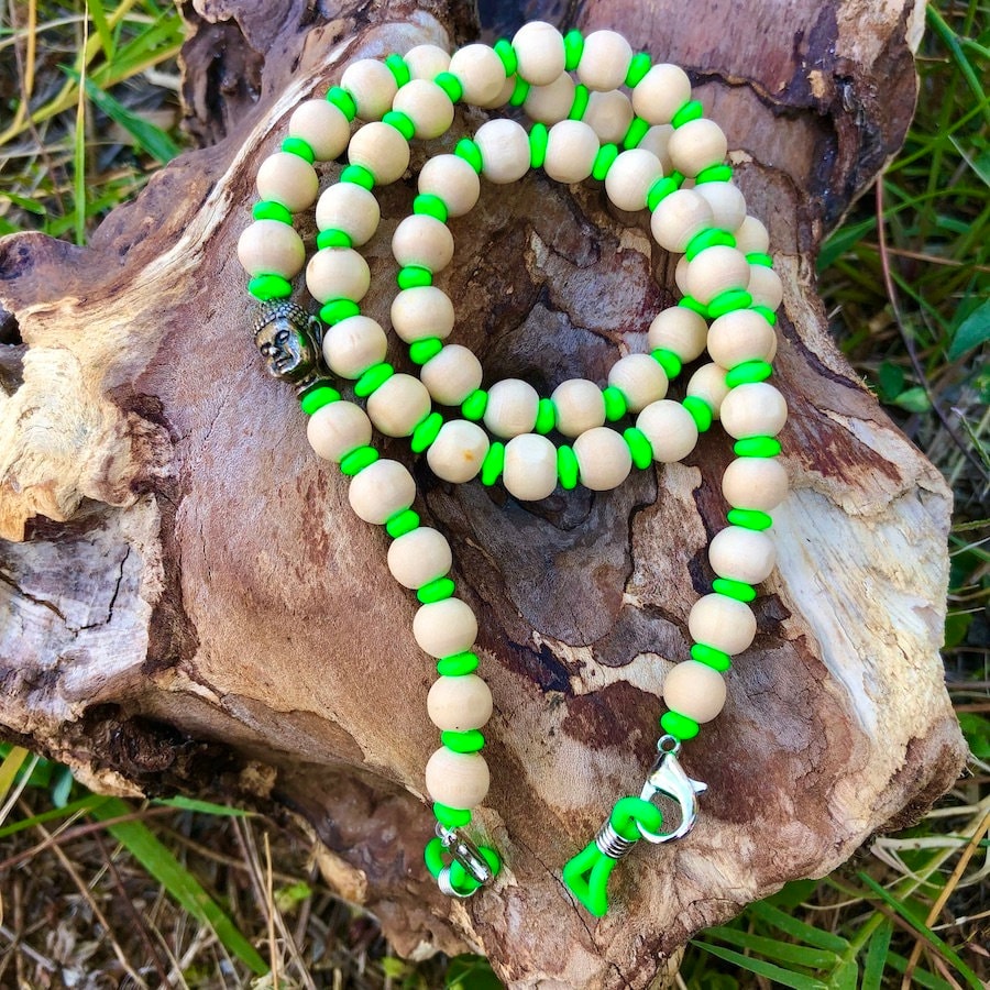 Brillenkette "Buddha - Neon Green" von Etsy - trudiloves