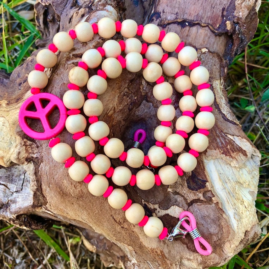 Brillenkette "Peace - Neon Pink" von Etsy - trudiloves