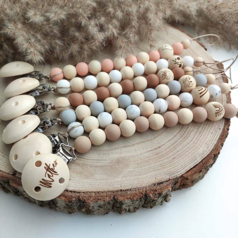 Silikon Schnullerkette Mit Wunschgravur Clip Name Viele Farben Holz Natur Baby Zahn Mädchen Junge von Etsy - tweetybabyshop24