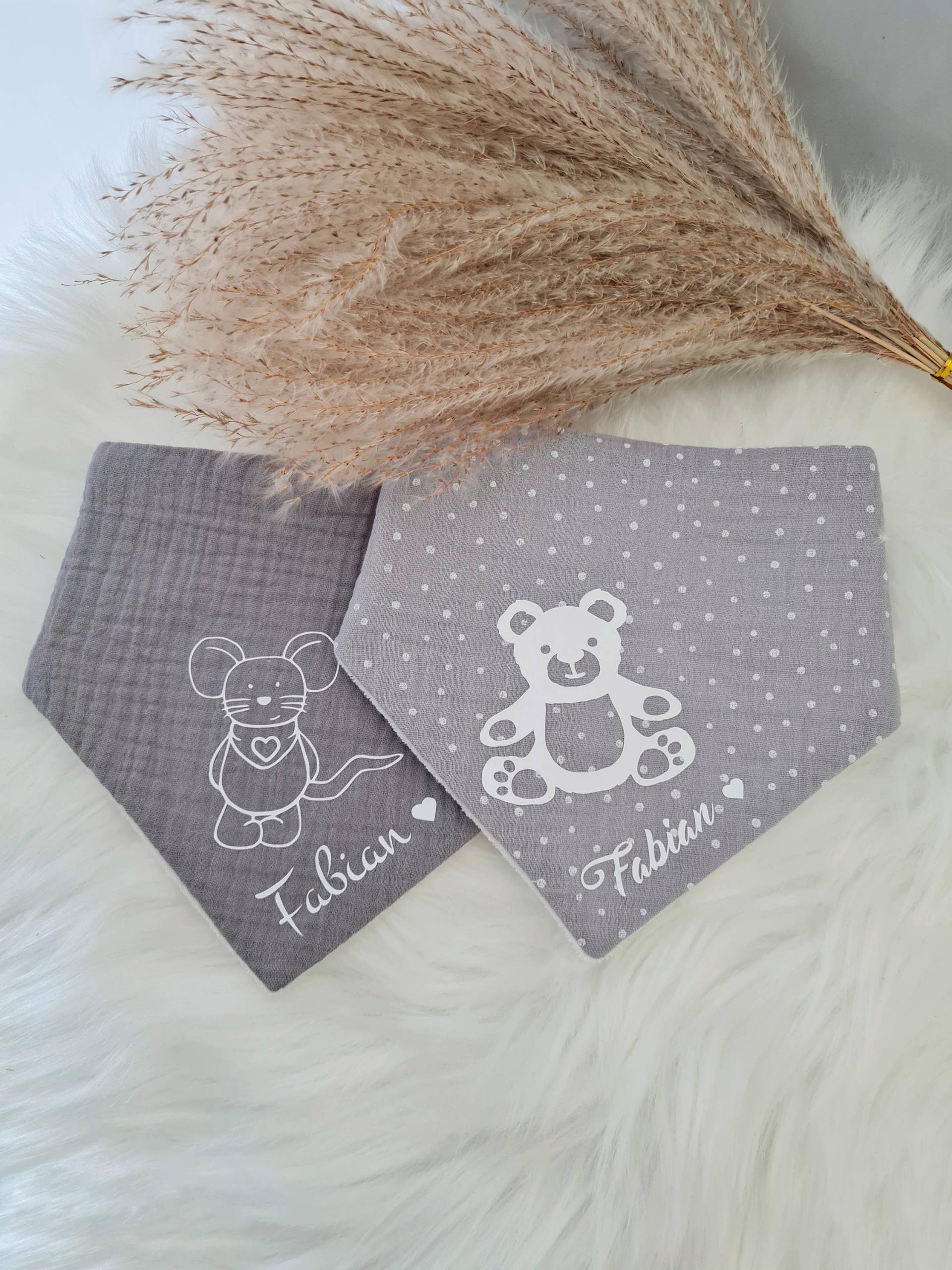 Babygeschenk Baby Halstuch Personalisiert/Geschenk Zur Geburt Mit Name Dreieckstuch Sabbertuch Taufgeschenk Taufe von Etsy - wirbelwindkids