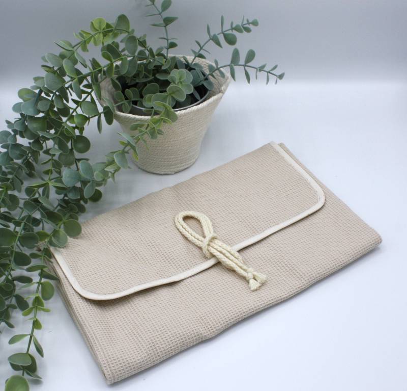 Wickelunterlage in Beige/ Grün Für Unterwegs von Etsy - zweinconcept