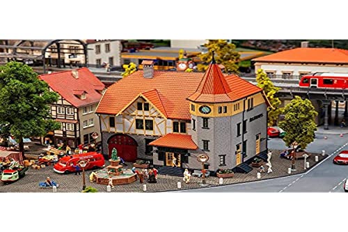 Faller FA130649 Rathaus mit Feuerwehrgarage, One Size von FALLER