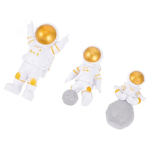 FOYTOKI 3 Stücke Haushalt Desktop Kuchen Astronaut Statuen Astronauten Verzierungen (goldene) von FOYTOKI