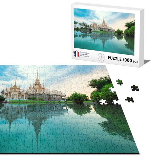 Klassisches Puzzle, 1000 Teile, Tempel von Khorat, spiegelt sich im klaren Wasser Thailand von Fabulous